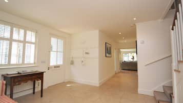 Cottage | 5 bedrooms, bed sheets