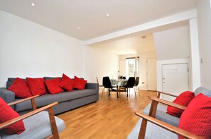 Casa de campo | Sala de estar | Una televisión LCD