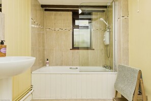 Cottage | Bathroom - Lavender Cottage (Newport)