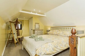 Cottage | 3 bedrooms, bed sheets