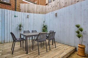 Cottage | Outdoor dining - Lyndean (Shanklin)