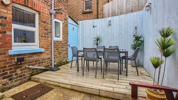 Cottage | Outdoor dining