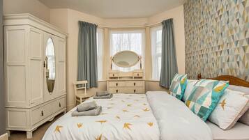 Cottage | 3 bedrooms, bed sheets