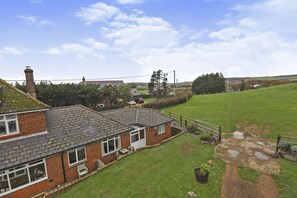 Cottage | Exterior - Queen Bower Farm Lodge (Sandown)
