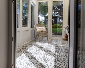 Cottage | Interior