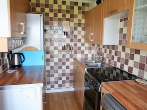 Stovetop, cookware/dishes/utensils