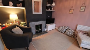Cottage | Living room | LCD TV, DVD player