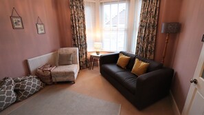 Cottage | Living room | LCD TV, DVD player - The Moorings (Ryde)