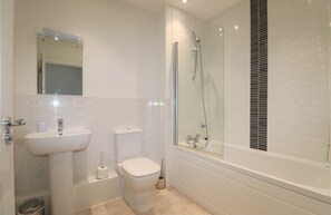 Cottage | Bathroom