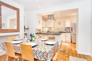 Cottage | Dining