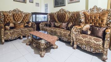 Área de estar no saguão