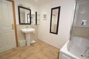 Bathroom - Suncliff (Ventnor)