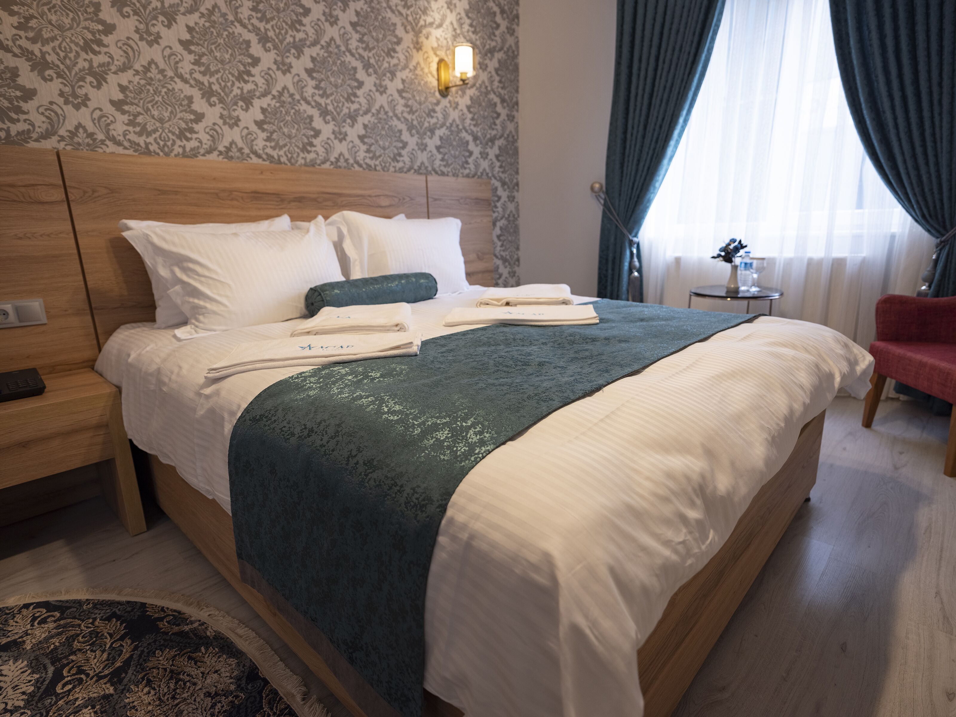 1 bedroom, premium bedding, memory-foam beds, minibar