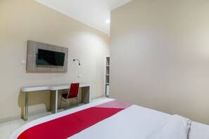 Standard Double Room - Hotel O Charvita (Kupang)