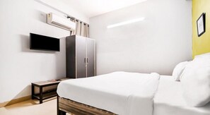 Free WiFi - Hello Stay Green (Noida)