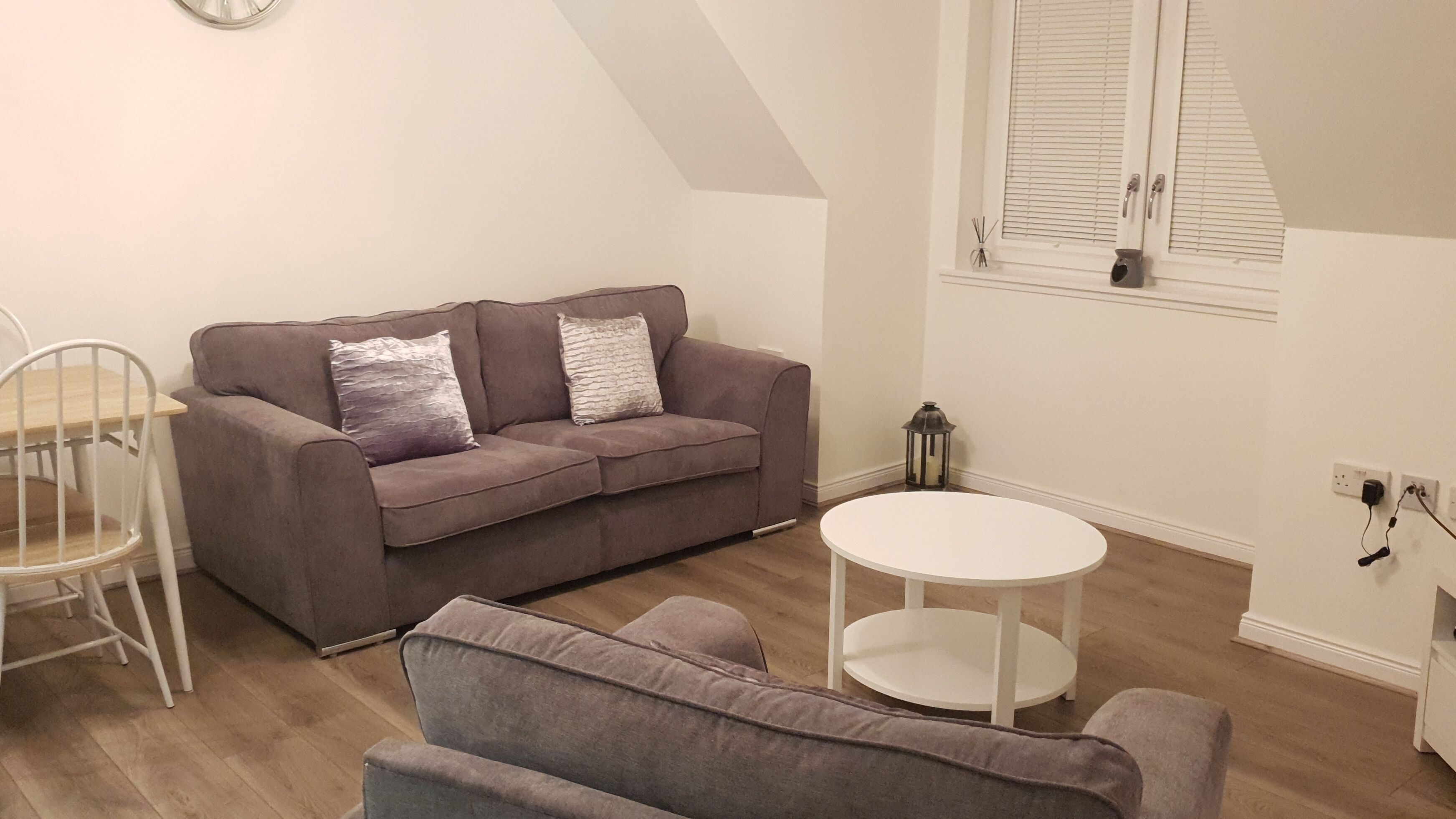 Comfort Apartment | Living room | 32-inch flat-screen TV with cable channels, TV