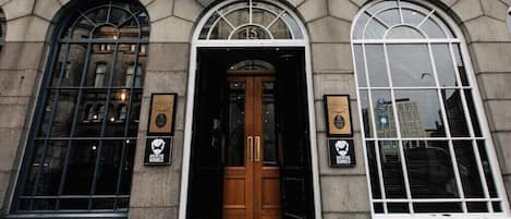 الإطلالة من المنشأة