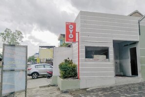 Exterior - OYO 2228 Arwinda Costel (Cianjur)