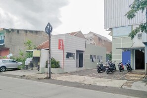 Exterior - OYO 2228 Arwinda Costel (Cianjur)