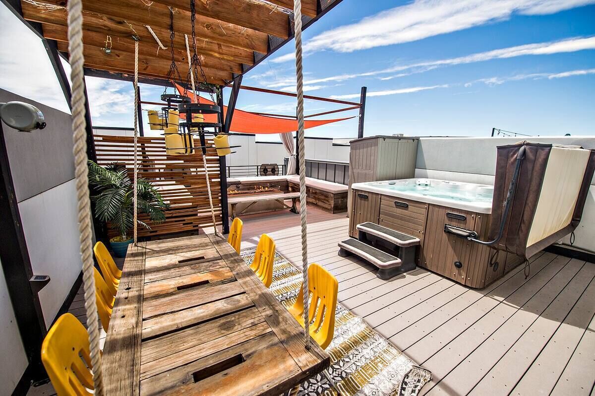Modern 3-Story Sanctuary w/ Private roof Oasis