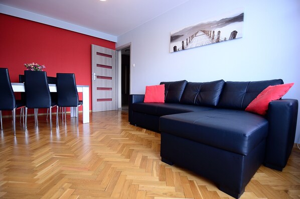 Departamento | Sala de estar | Televisión de 32 pulgadas con canales por cable 