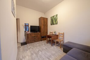 Studio | Living area