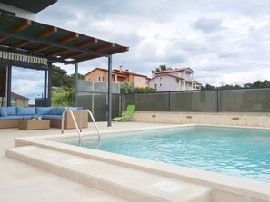 Seasonal outdoor pool - Apartment Berger (Medulin)