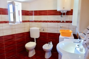 Apartment, Balcony | Bathroom | Towels, soap, toilet paper - Apartment Daniela (Medulin)
