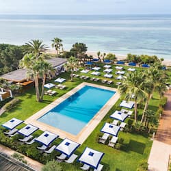 Outdoor pool, pool cabanas (surcharge), pool umbrellas