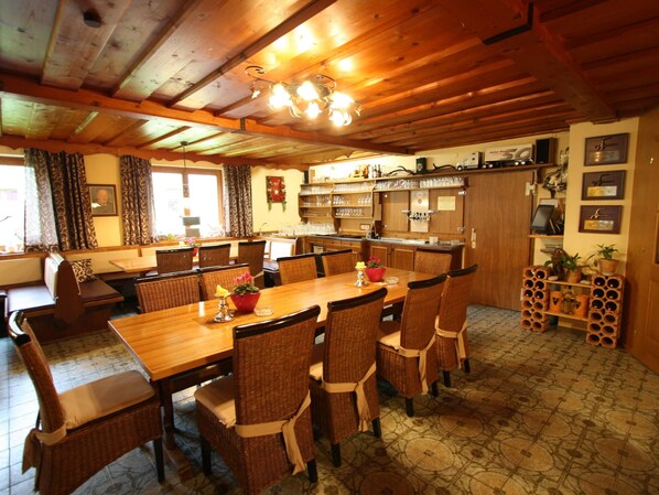 Apartment | Dining