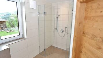 Apartment | Badezimmer