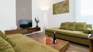 Apartment | Living room - Cozy Apartment in Kaprun With Wellness Centre Near (Kaprun)