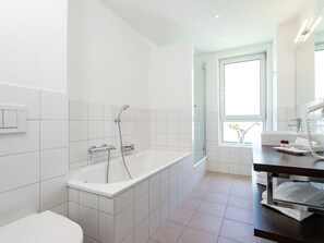 Apartment | Badezimmer | Badewanne
