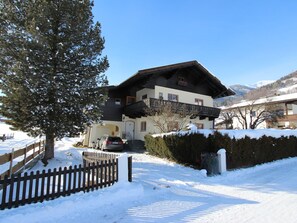 Unclassified image, 3 of 33, button - Large Holiday Home in Salzburg With Garden (Piesendorf)