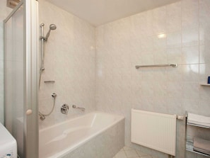 Apartment | Bathroom | Towels