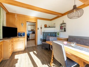 Apartment | Dining - Spacious Apartment in Stuhlfelden near Ski Area (Stuhlfelden)