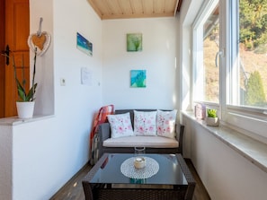 Apartment | Living room - Spacious Apartment in Stuhlfelden near Ski Area (Stuhlfelden)
