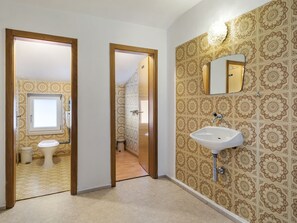 Shower - Peaceful Holiday Home in Bramberg am Wildkogel near Ski Area (Bramberg am Wildkogel)