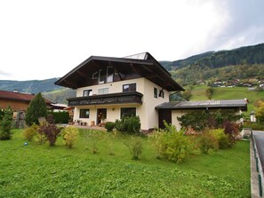 Exterior - Attractive Apartment in Bramberg am Wildkogel near Ski Lift (Bramberg am Wildkogel)