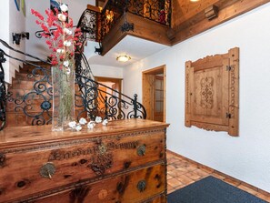 House | Interior - Great Group Holiday Home (Neukirchen am Grossvenediger)