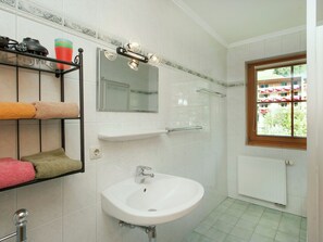 Apartment | Badezimmer | Badewanne, Handtücher