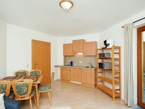 Apartment | Eigene Küche | Espressomaschine, Kühlschrank, Mikrowelle, Ofen