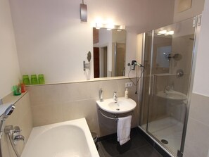 Apartment | Bathroom - Contemporary Apartment in Leogang near Ski Area (Leogang)