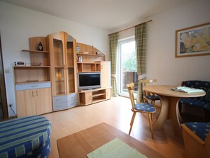 Apartment | Dining