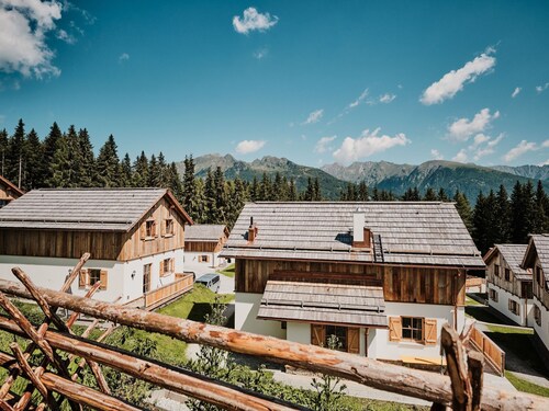 Lovely Chalet in Weißpriach near Ski Lift