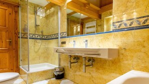Bathroom - Boutique Apartment With Sauna in Saalbach-hinterglemm (Saalbach-Hinterglemm)