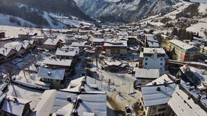 Exterior - Magnificent Chalet in Kaprun With Balcony and Mountain Views (Kaprun)