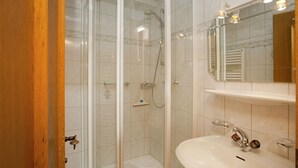 Bathroom - Beautiful Apartment in Strass im Zillertal With Parking (Strass im Zillertal)
