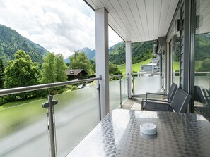 Apartment | Balcony - Luxurious Apartment in Kaprun With Wellness Centre Near (Kaprun)