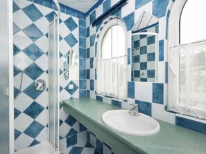 House | Bathroom - Spacious Holiday Home in Goldegg near Ski Area (Goldegg)
